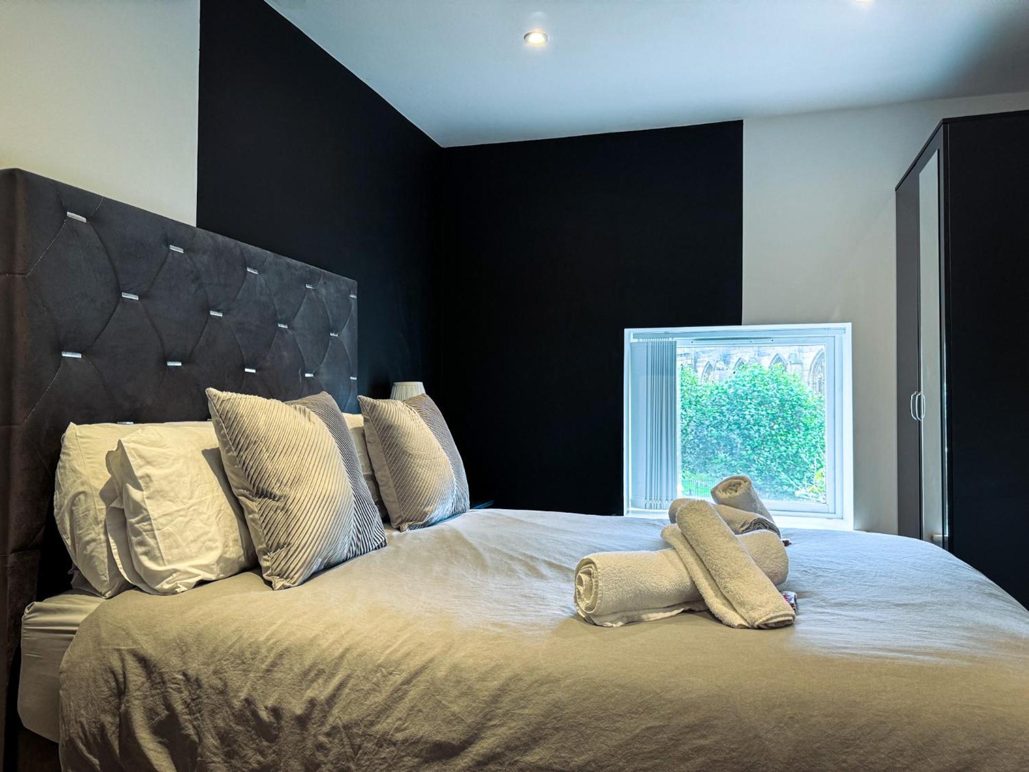 The Seven Suites Liverpool Buitenkant foto